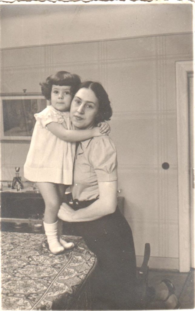 Silvia Șerbescu și fiica ei, Liana Șerbescu