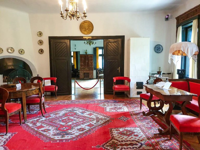 Salonul din Vila Luminiș de la SinaiaGeorge Enescu de la Sinaia