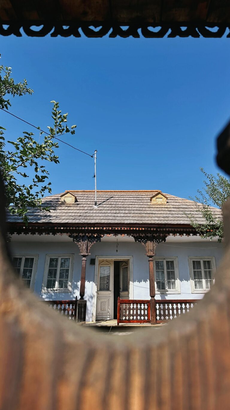 Gospodăria tradițională a familiei Parascan din Prăjești