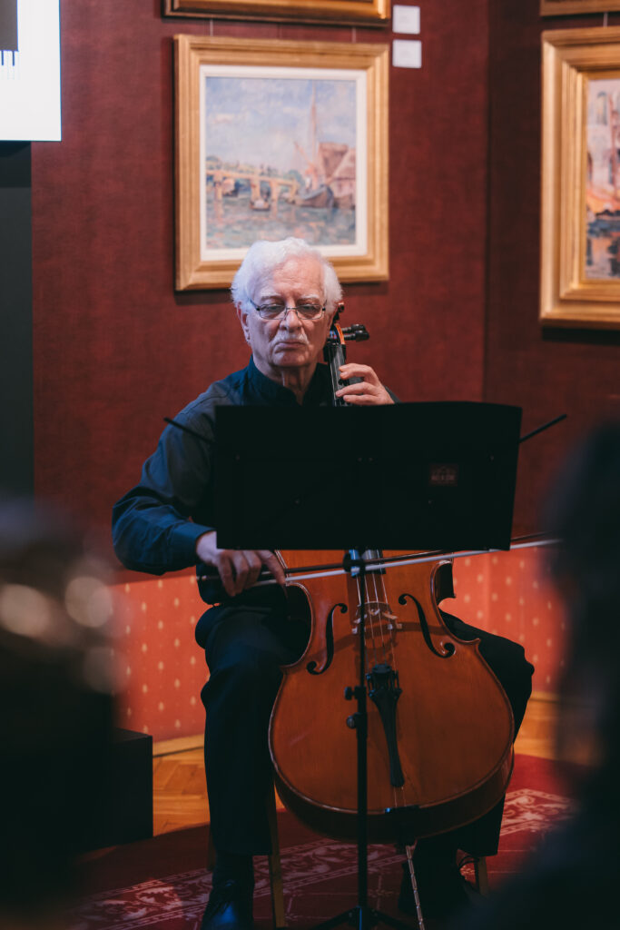 Violoncel la recitalul #Aiciastat din cadrul Festivalului Silvia Șerbescu la Palatul Cesianu-Racoviță - Foto: Andrada Pavel
