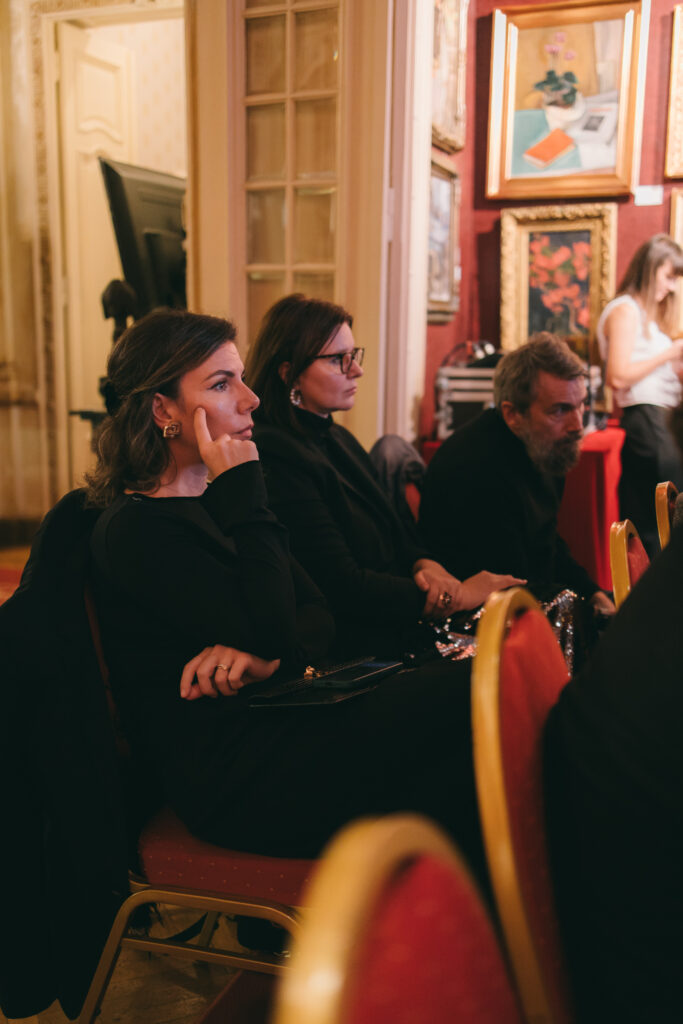 Publicul la recitalul #Aiciastat din cadrul Festivalului Silvia Șerbescu la Palatul Cesianu-Racoviță - Foto: Andrada Pavel