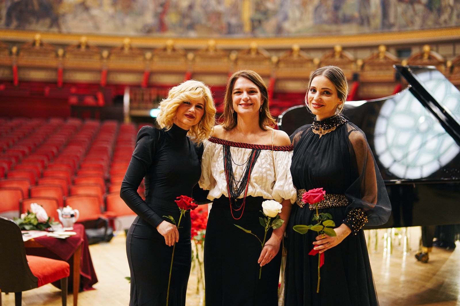 Alexandra Silocea, Ana Rubeli și Natalia Cebanu pe scena Ateneului Român - Festivalul AICI A STAT - Ediția Silvia Șerbescu - credit foto Alex Damian