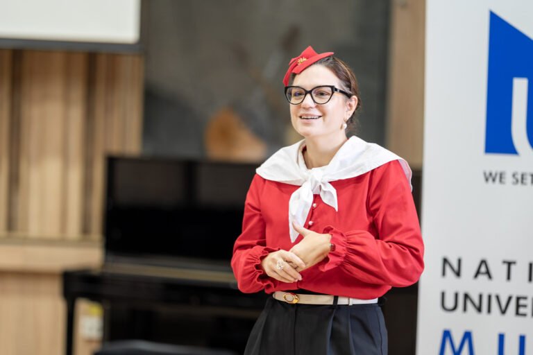 Prezentare susținută de Ana Rubeli la Simpozionul organizat la Universitatea Națională de Muzică - Festivalul AICI A STAT - Ediția Silvia Șerbescu - credit foto Anca Arambasa